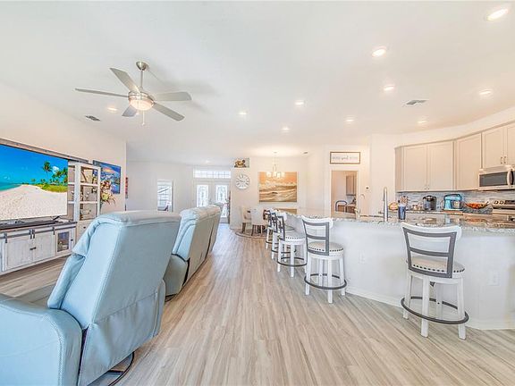 4th image of 1096 Sandpiper Loop