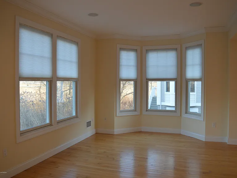 606 Park Ave — Photo 4