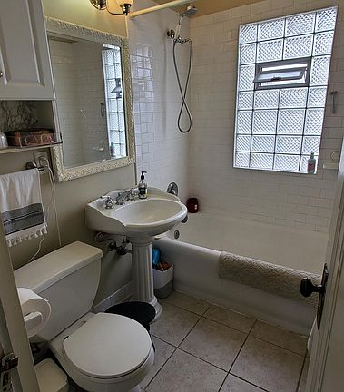 5th image of 1311 Vincent Ave N #2