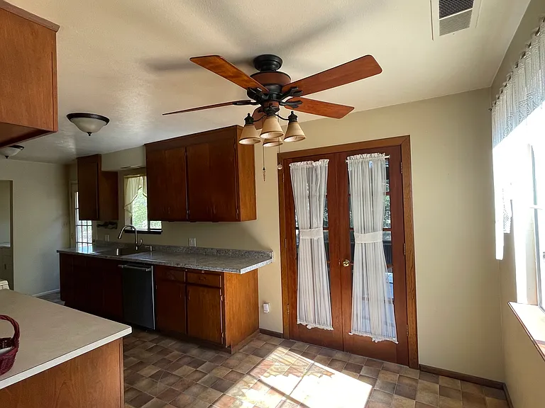 3407 Holsclaw Rd — Photo 6