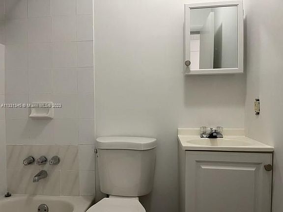 4th image of 550 NW 1st St #2