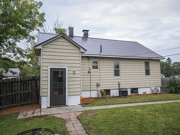  Very attractive new metal roof was installed this year. 