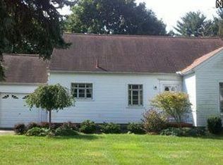 1186 Krumroy Rd, Akron, OH 44306