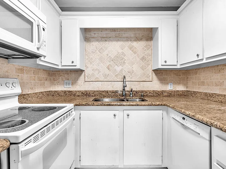 5961 N Falls Circle Dr #309 — Photo 23