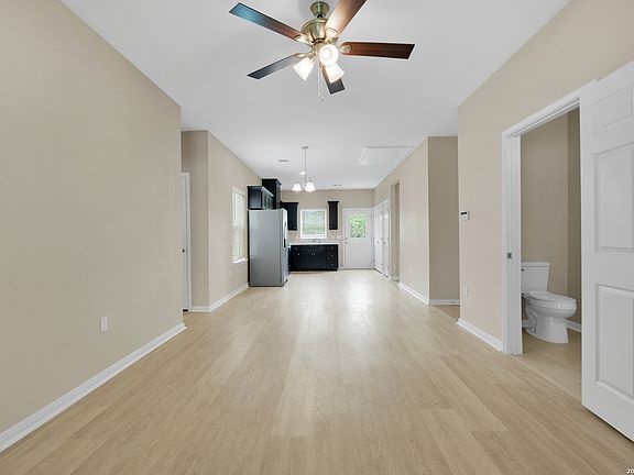 3rd image of 615 Villa Linda