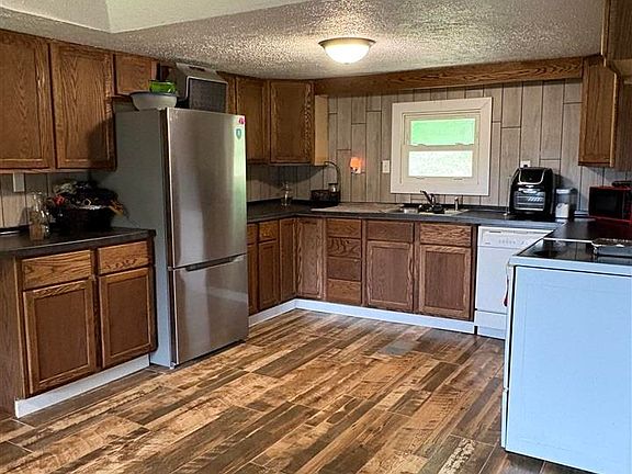 5th image of 2088 Pine Ridge Rd