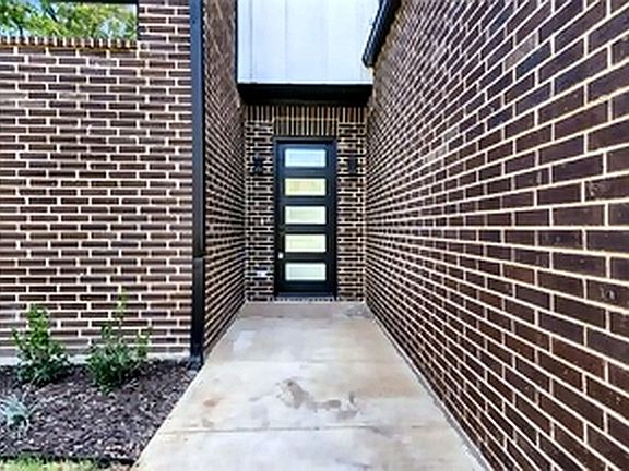 4th image of 2408 Peabody Ave
