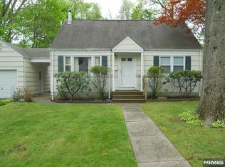 14 Laurel Rd, Demarest, NJ 07627