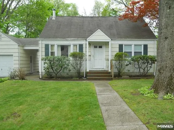 14 Laurel Rd, Demarest, NJ 07627