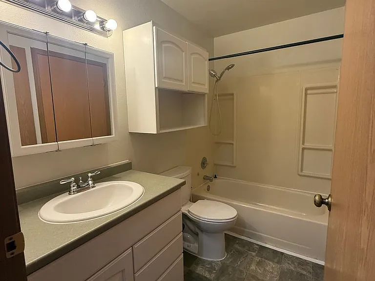 2805 Cowles St #3 — Photo 11