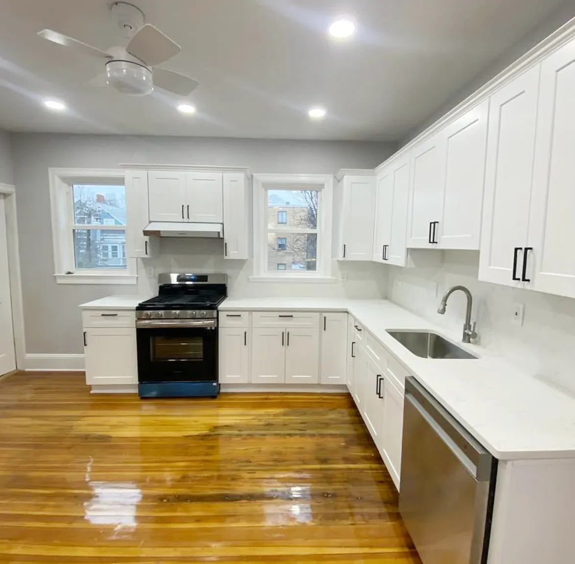 4 bed, $3,700 — Photo 1