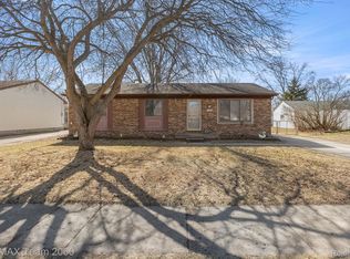 11782 Nineteen Mile Rd, Sterling Heights, MI 48313