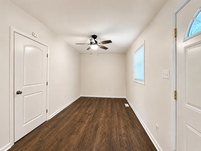 4235 Rookwood Ave — Photo 8
