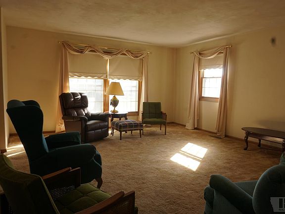2nd image of 207 W Ingledue St