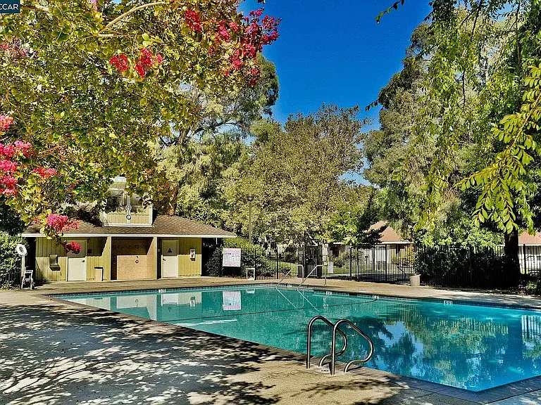4413 Sugarland Ct — Photo 48
