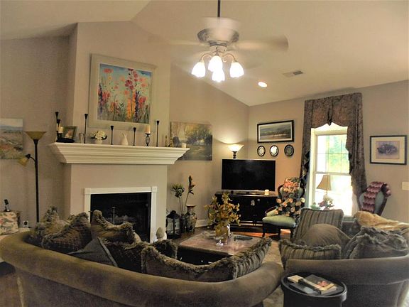 2nd image of 400 Stillwater Dr