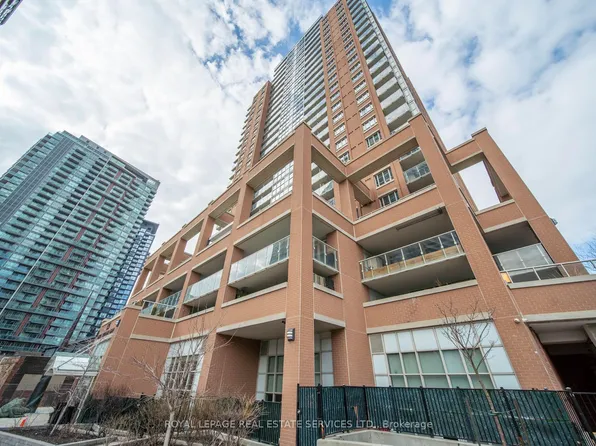 125 Western Battery Rd #502, Toronto, ON M6K 3R8