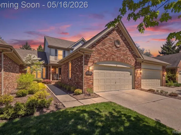 39656 Village Run Dr, Northville, MI 48168