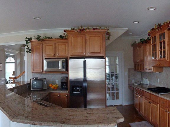 Kitchen Looking to Family Room