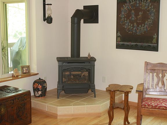 5th image of 374 Lake Forest Dr