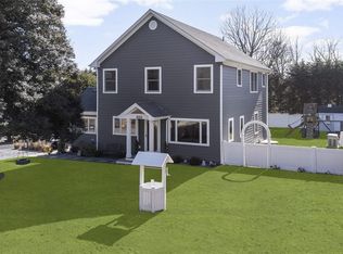 805 Captain Kidd Dr, Mattituck, NY 11952