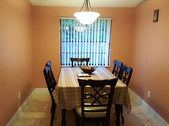 3rd image of 9709 Sunbury Ct