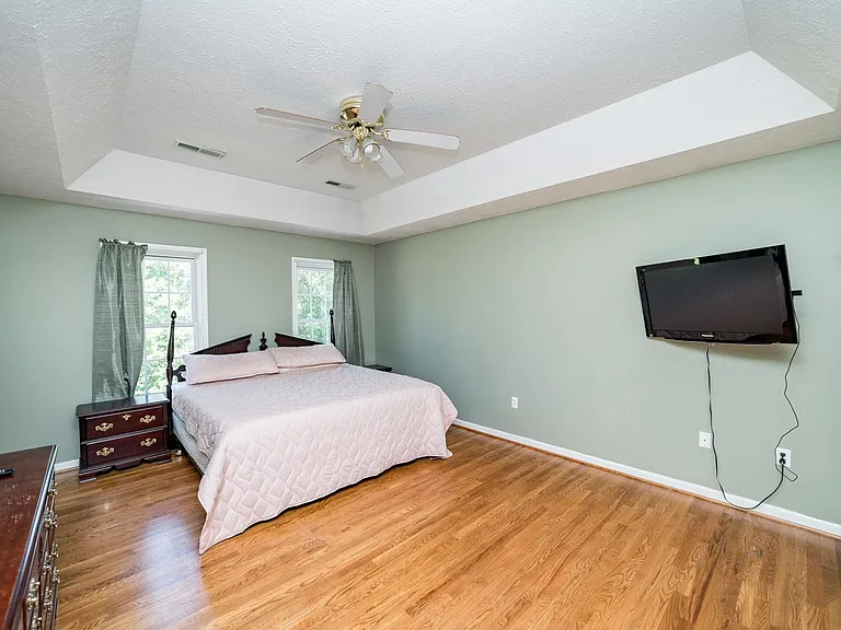 72 Viking Dr — Photo 39