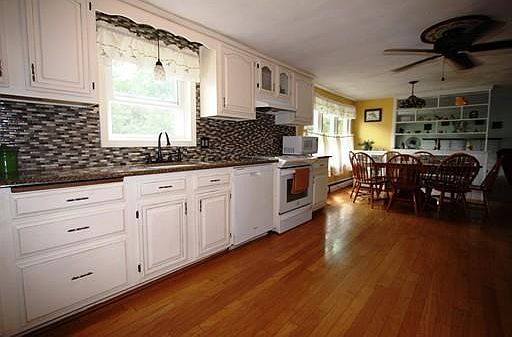 2nd image of 24 Knollwood Cir