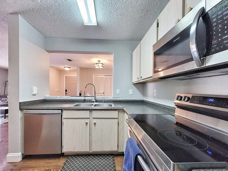 3705 SW 27th St #527 — Photo 11