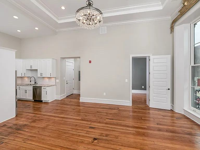 814 Cathedral St — Photo 26