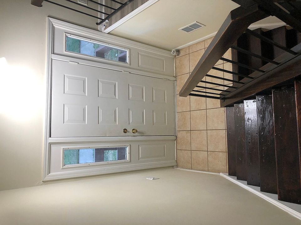 1st image of 451 Skokie Ln