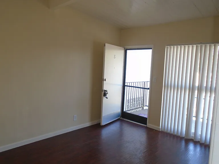 545 S 1st Ave #8 — Photo 6