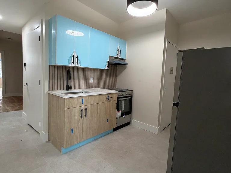 122 Downing St #2L — Photo 2