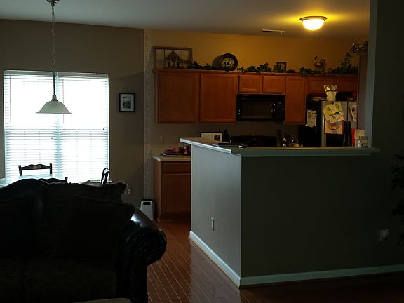4th image of 3768 Northrop Dr