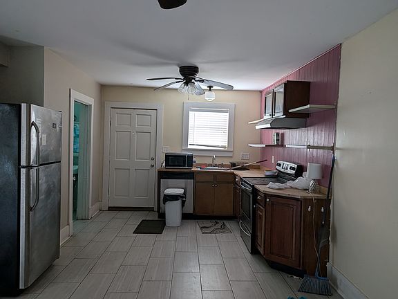 4th image of 3105 Avenue M 1/2 #1