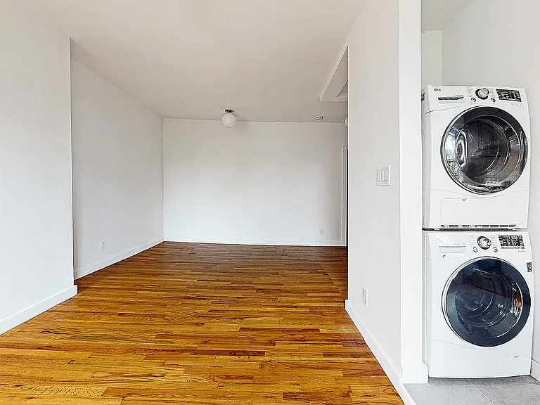 103 Smith St #12 — Photo 4