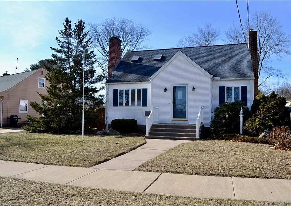 1st image of 52 Crestwood Dr