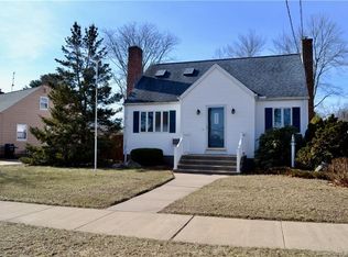52 Crestwood Dr, Manchester, CT 06040