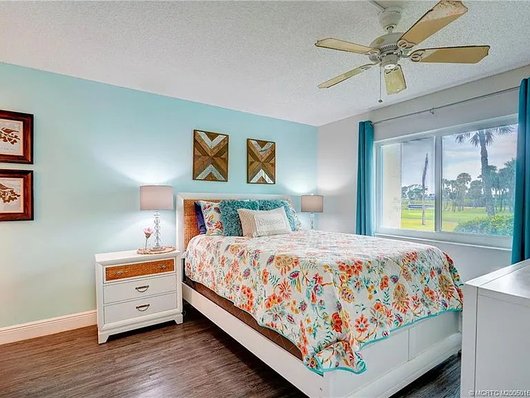 5563 NE Gulfstream Way — Photo 25