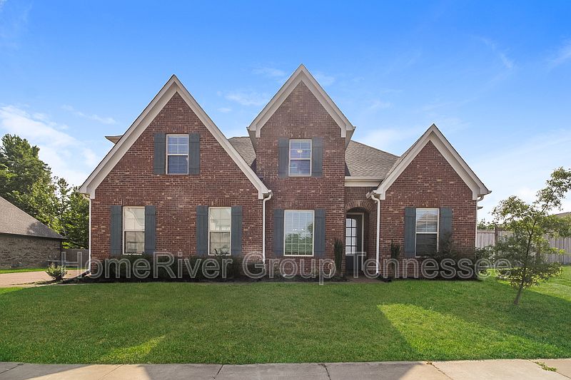 1st image of 5490 Meadowbriar Trl
