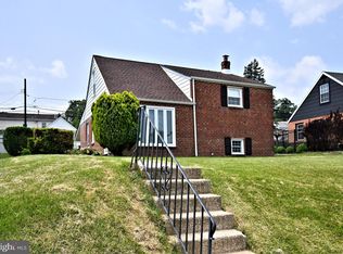 8570 Lykens Ln, Philadelphia, PA 19128