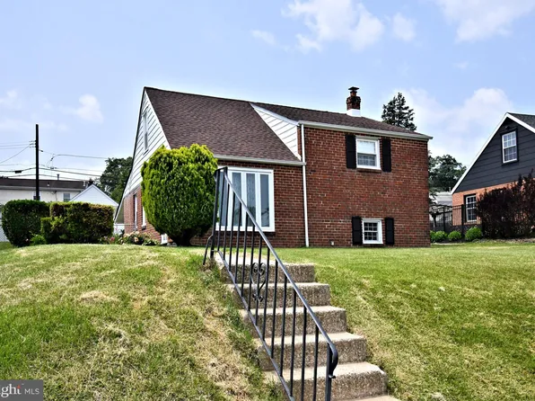 8570 Lykens Ln, Philadelphia, PA 19128