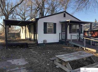 5914 N 40th St, Omaha, NE 68111