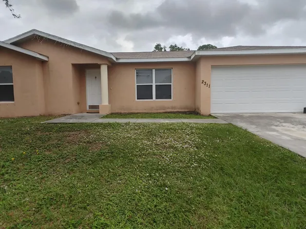 2311 SE Charleston Dr, Port Saint Lucie, FL 34952
