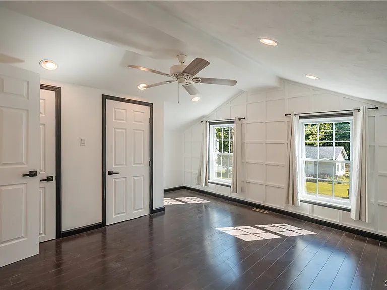 8403 Gaskin Rd — Photo 25