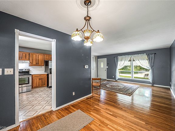 5th image of 1819 Clearbrook Dr
