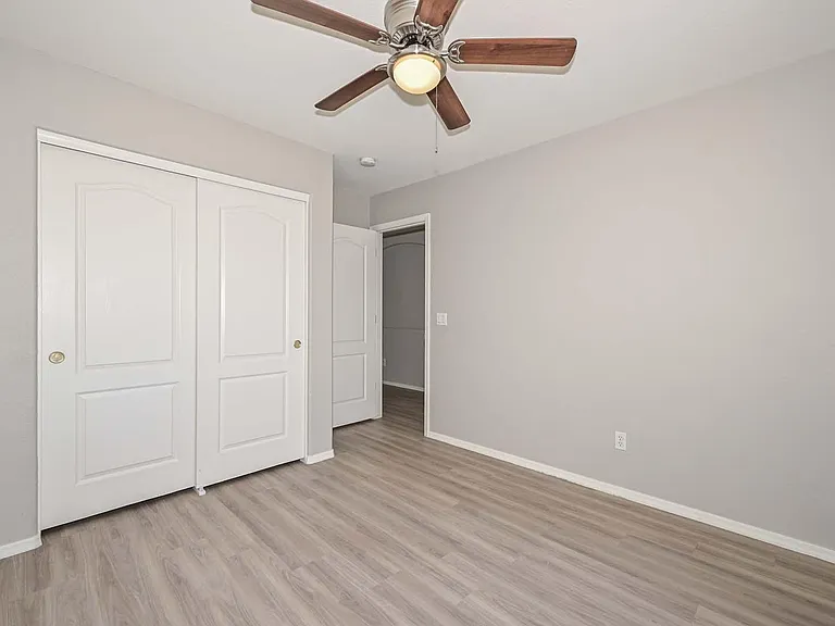 223 S 119th Dr — Photo 16