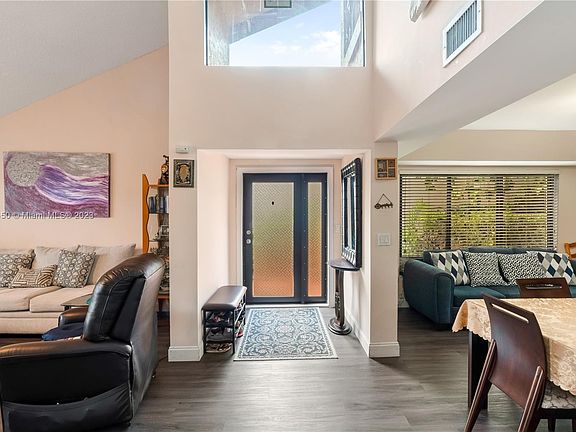 4th image of 8411 SW 41st St