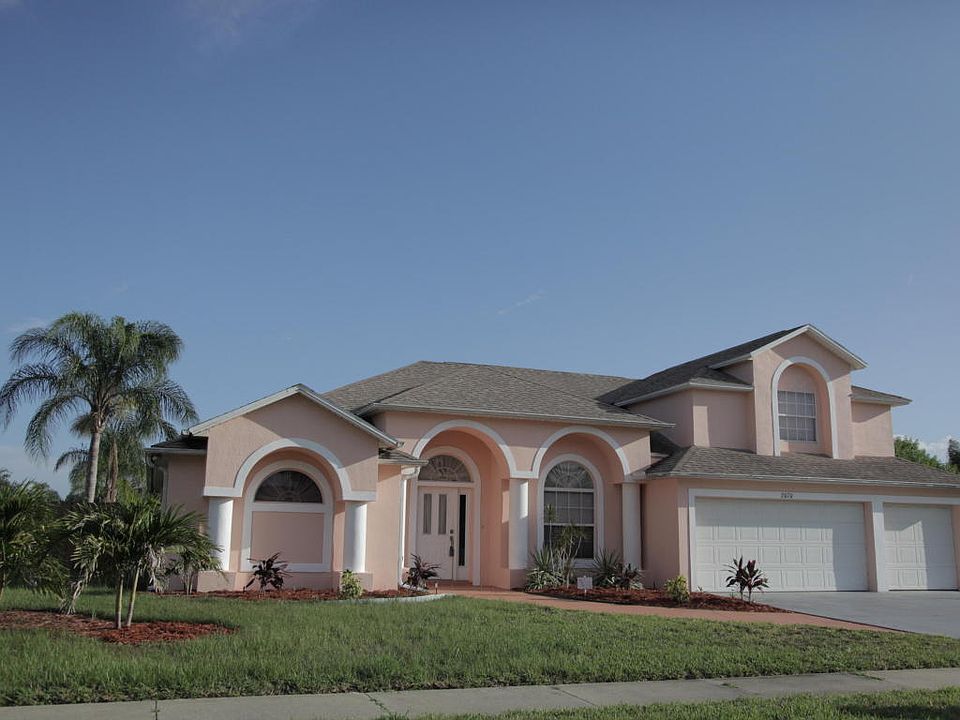 1st image of 2070 Hedgerow Dr