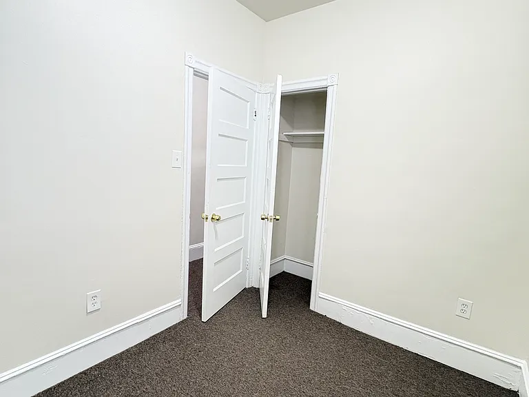 3rd middle bedroom